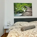 Calm & Sunny Apartment With Free Parking