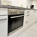 Calm & Sunny Apartment With Free Parking