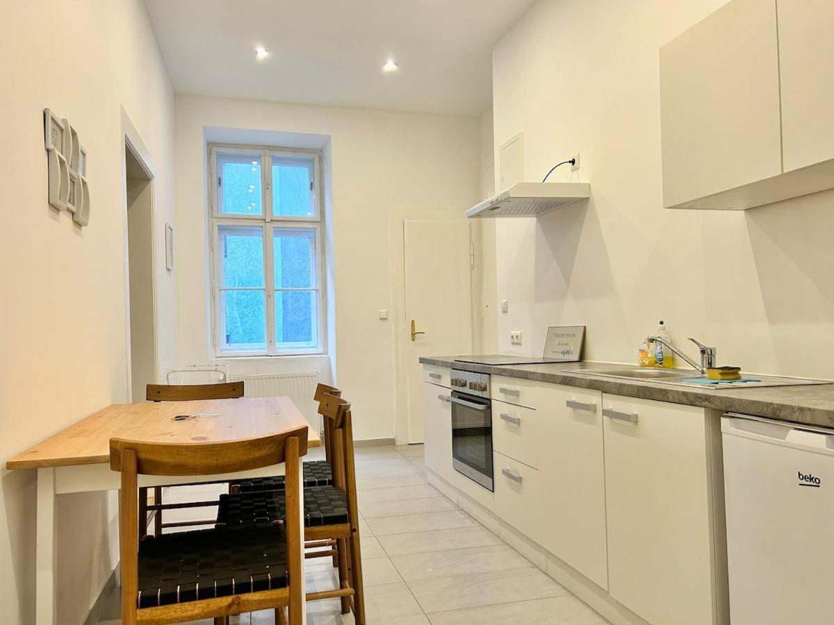 Calm & Sunny With Free Parking Apartment Wien